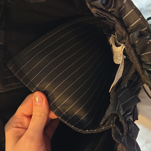 Black pinstripe underbust corset with ruffles BNWT - Picture 11 of 11